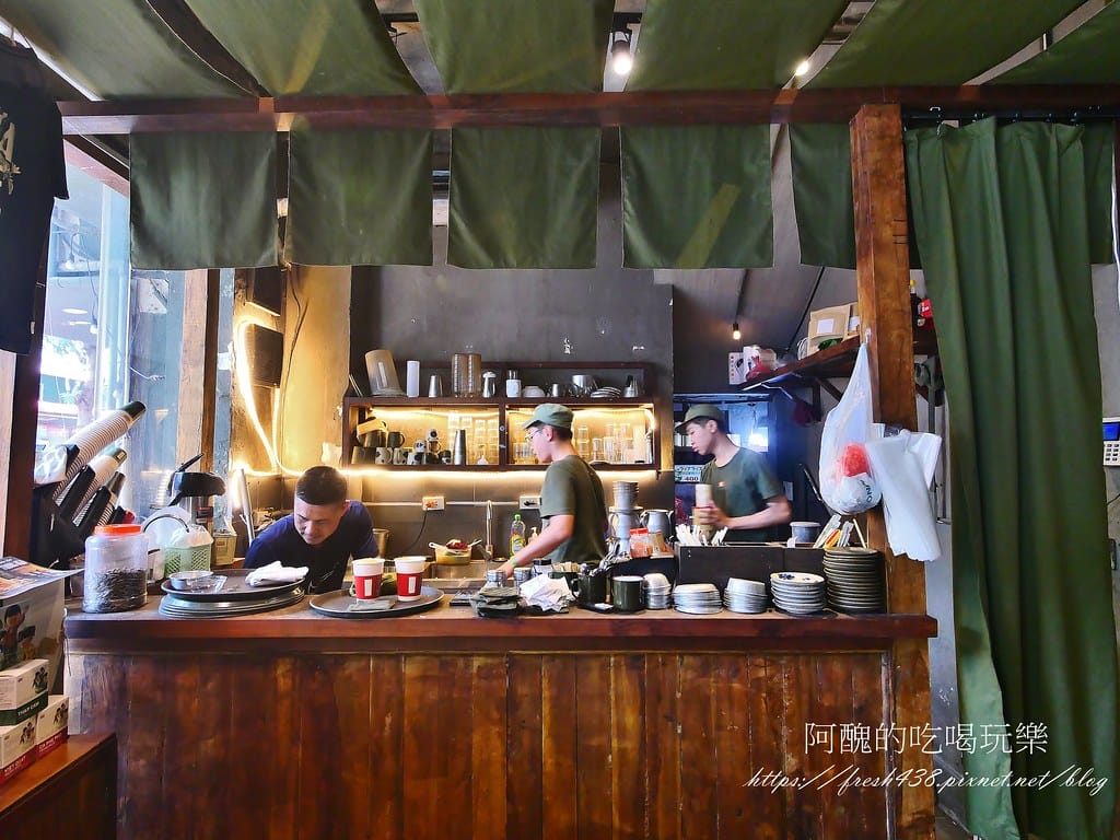 【河內美食】Cộng Cà Phê連鎖咖啡廳,越共咖啡這裡喝,必點椰子咖啡冰沙! - 第6張圖 3
