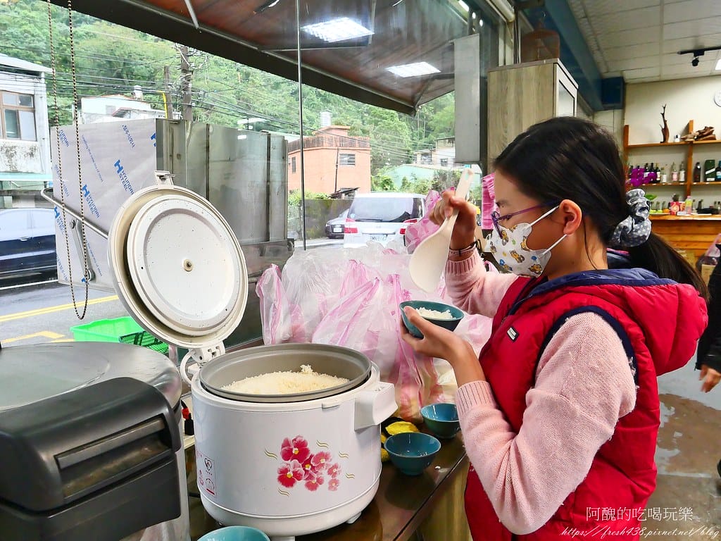 【新北美食】烏來i客棧,平價美味的餐廳,大推山鱸魚及白斬雞! 【新北美食】烏來i客棧,平價美味的餐廳,大推山鱸魚及白斬雞!