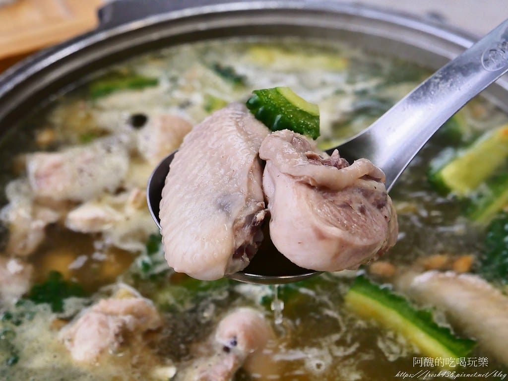 【新北美食】烏來i客棧,平價美味的餐廳,大推山鱸魚及白斬雞! 【新北美食】烏來i客棧,平價美味的餐廳,大推山鱸魚及白斬雞!