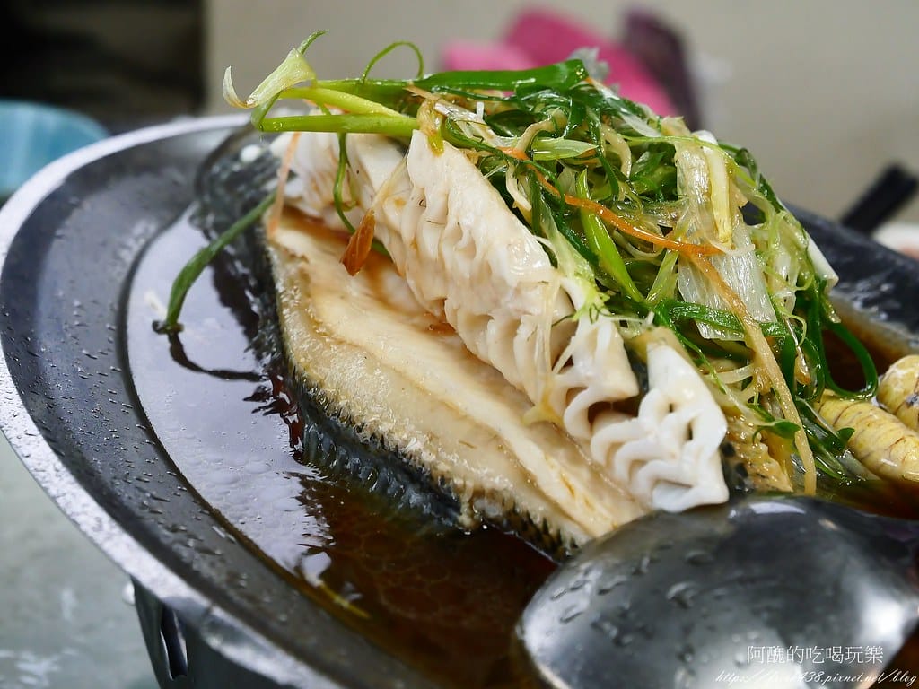 【新北美食】烏來i客棧,平價美味的餐廳,大推山鱸魚及白斬雞! 【新北美食】烏來i客棧,平價美味的餐廳,大推山鱸魚及白斬雞!