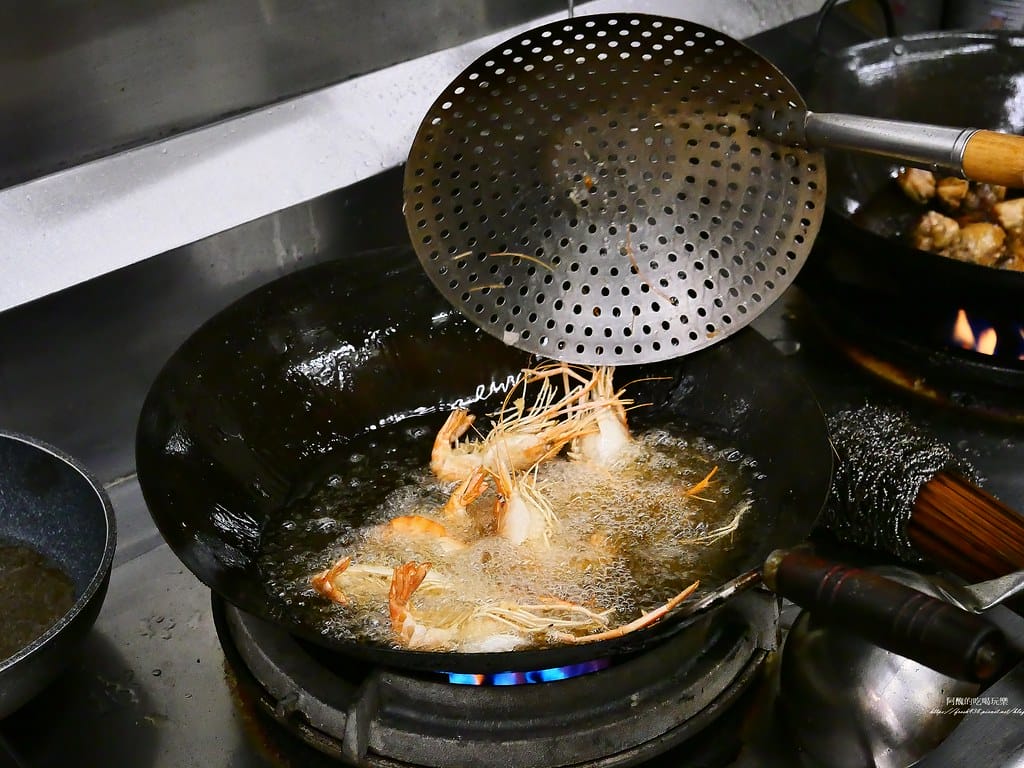 【台北美食】蝦之城活蝦餐廳,西門町必吃活蝦料理。 【台北美食】蝦之城活蝦餐廳,西門町必吃活蝦料理。