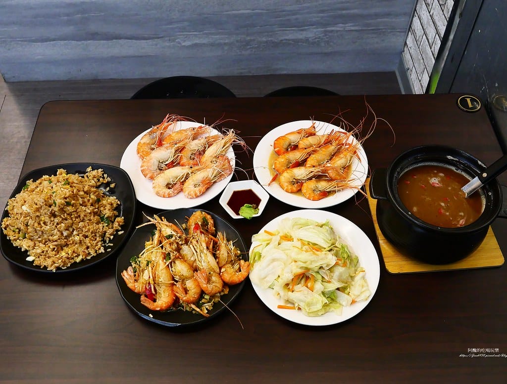【台北美食】蝦之城活蝦餐廳,西門町必吃活蝦料理。 【台北美食】蝦之城活蝦餐廳,西門町必吃活蝦料理。