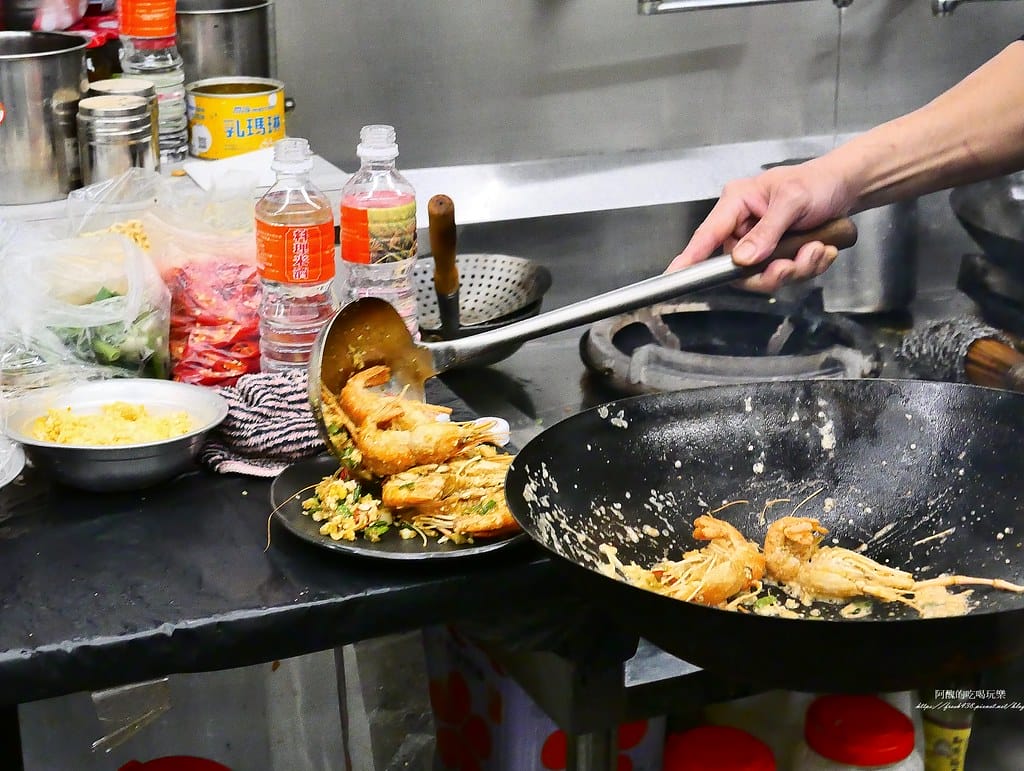 【台北美食】蝦之城活蝦餐廳,西門町必吃活蝦料理。 【台北美食】蝦之城活蝦餐廳,西門町必吃活蝦料理。