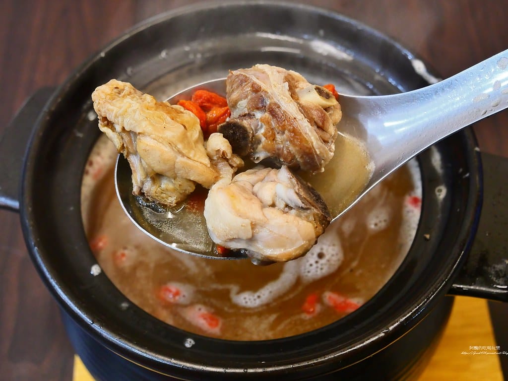 【台北美食】蝦之城活蝦餐廳,西門町必吃活蝦料理。 【台北美食】蝦之城活蝦餐廳,西門町必吃活蝦料理。