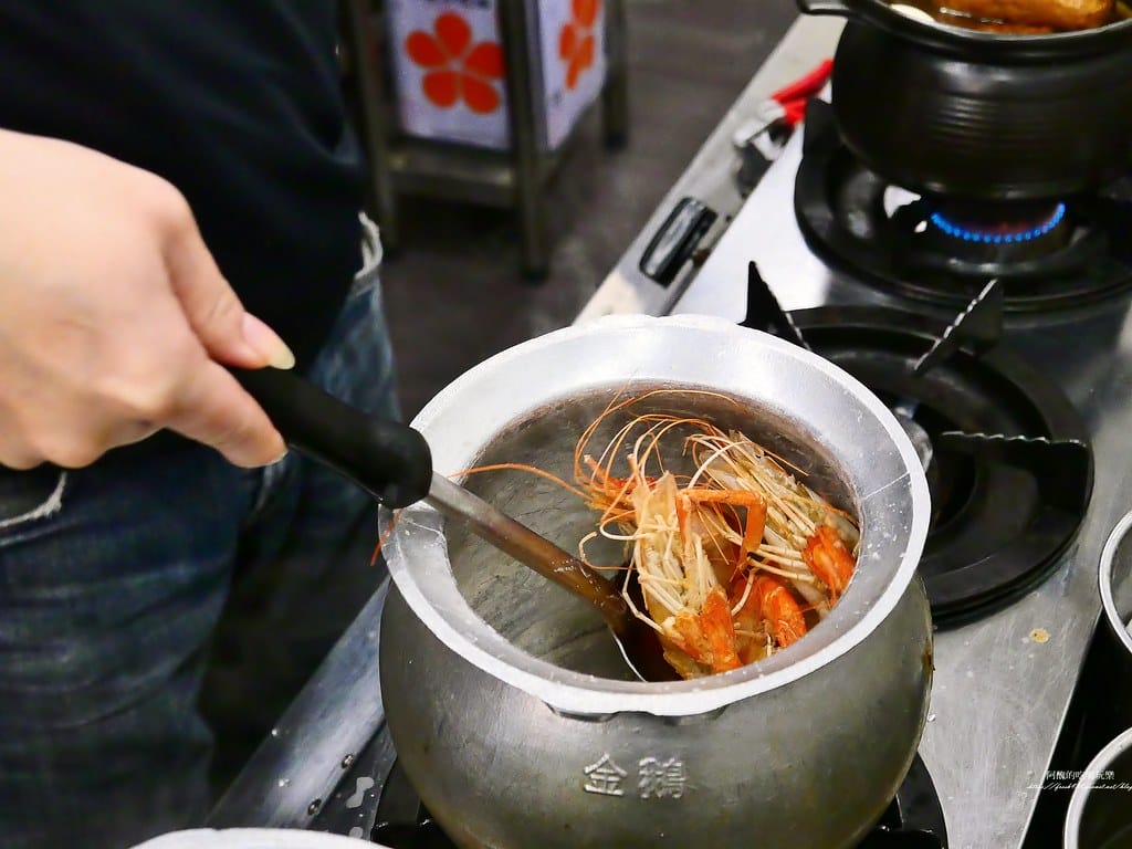 【台北美食】蝦之城活蝦餐廳,西門町必吃活蝦料理。 【台北美食】蝦之城活蝦餐廳,西門町必吃活蝦料理。