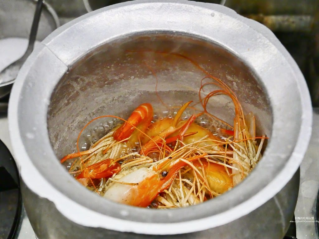 【台北美食】蝦之城活蝦餐廳,西門町必吃活蝦料理。 【台北美食】蝦之城活蝦餐廳,西門町必吃活蝦料理。
