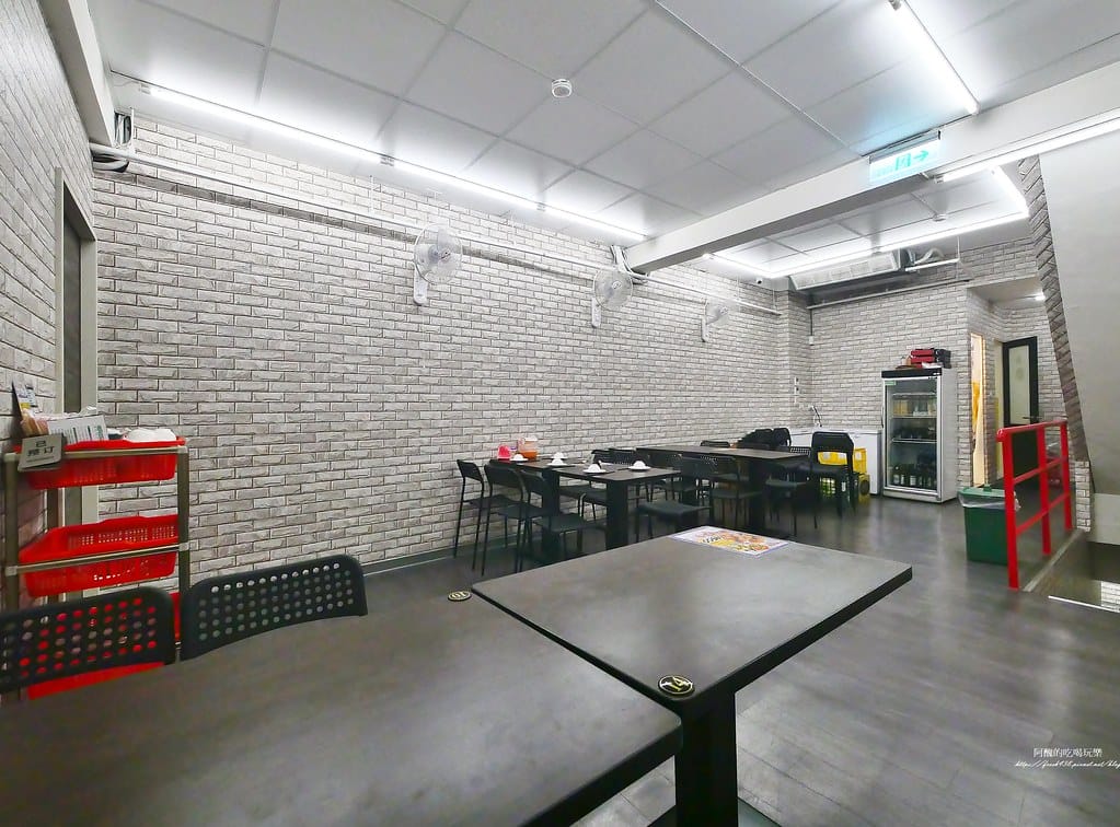 【台北美食】蝦之城活蝦餐廳,西門町必吃活蝦料理。 【台北美食】蝦之城活蝦餐廳,西門町必吃活蝦料理。