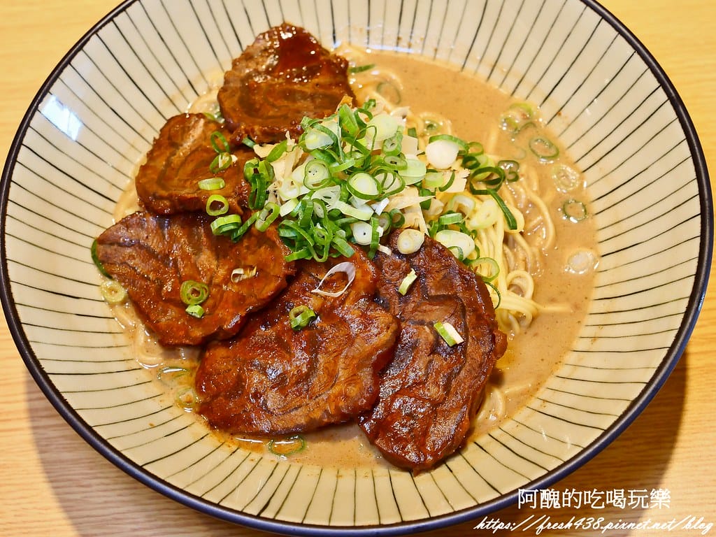 【桃園美食】集英會牛肉麵館-文化店，湯頭濃郁、牛肉大塊，提供