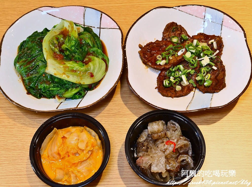 【桃園美食】集英會牛肉麵館-文化店，湯頭濃郁、牛肉大塊，提供