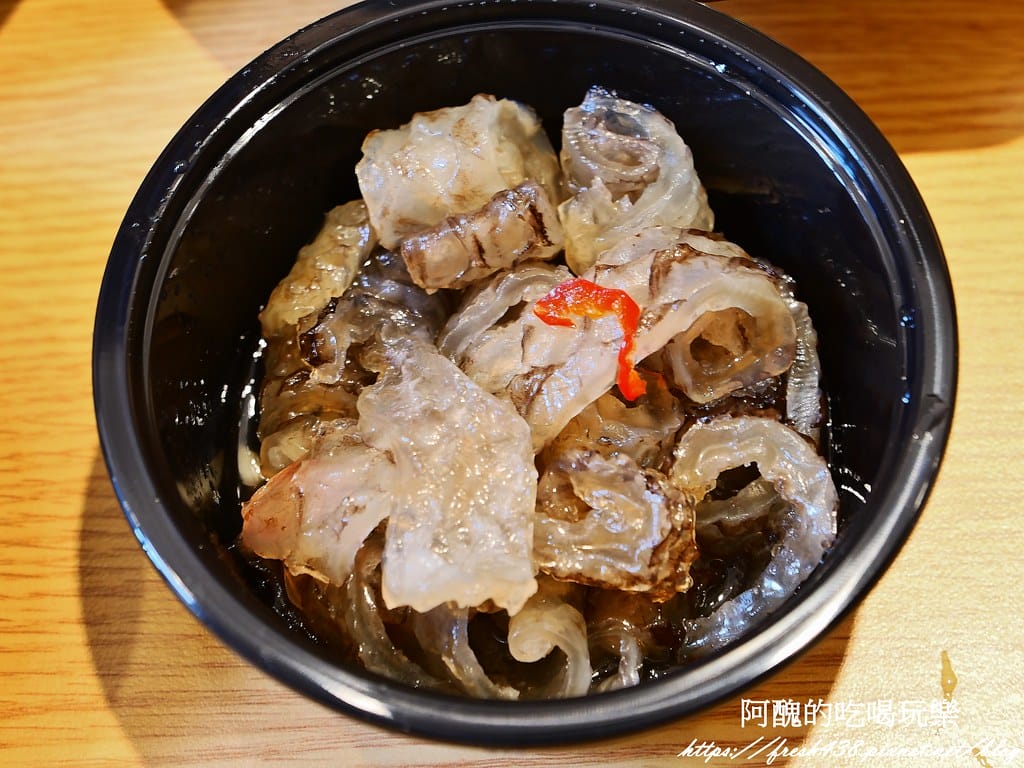 【桃園美食】集英會牛肉麵館-文化店，湯頭濃郁、牛肉大塊，提供