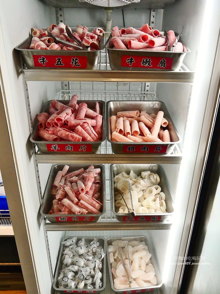 【樹林美食】羊霸天下-樹林店，羊肉爐吃到飽餐廳，各樣鮮美食材