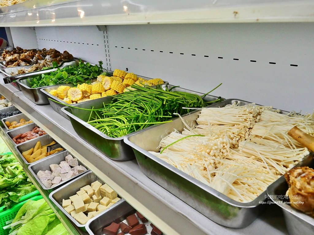 【樹林美食】羊霸天下-樹林店，羊肉爐吃到飽餐廳，各樣鮮美食材