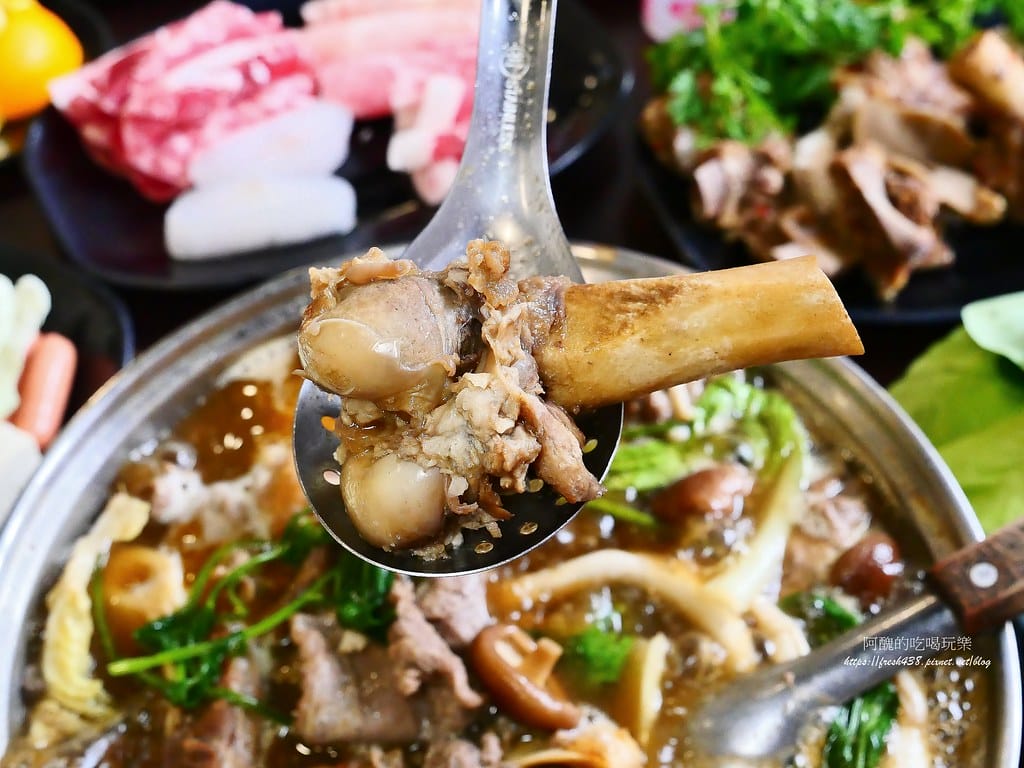 【樹林美食】羊霸天下-樹林店，羊肉爐吃到飽餐廳，各樣鮮美食材