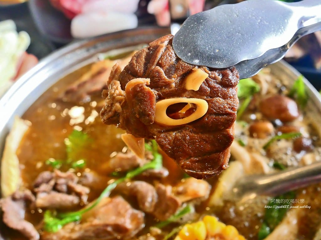 【樹林美食】羊霸天下-樹林店，羊肉爐吃到飽餐廳，各樣鮮美食材