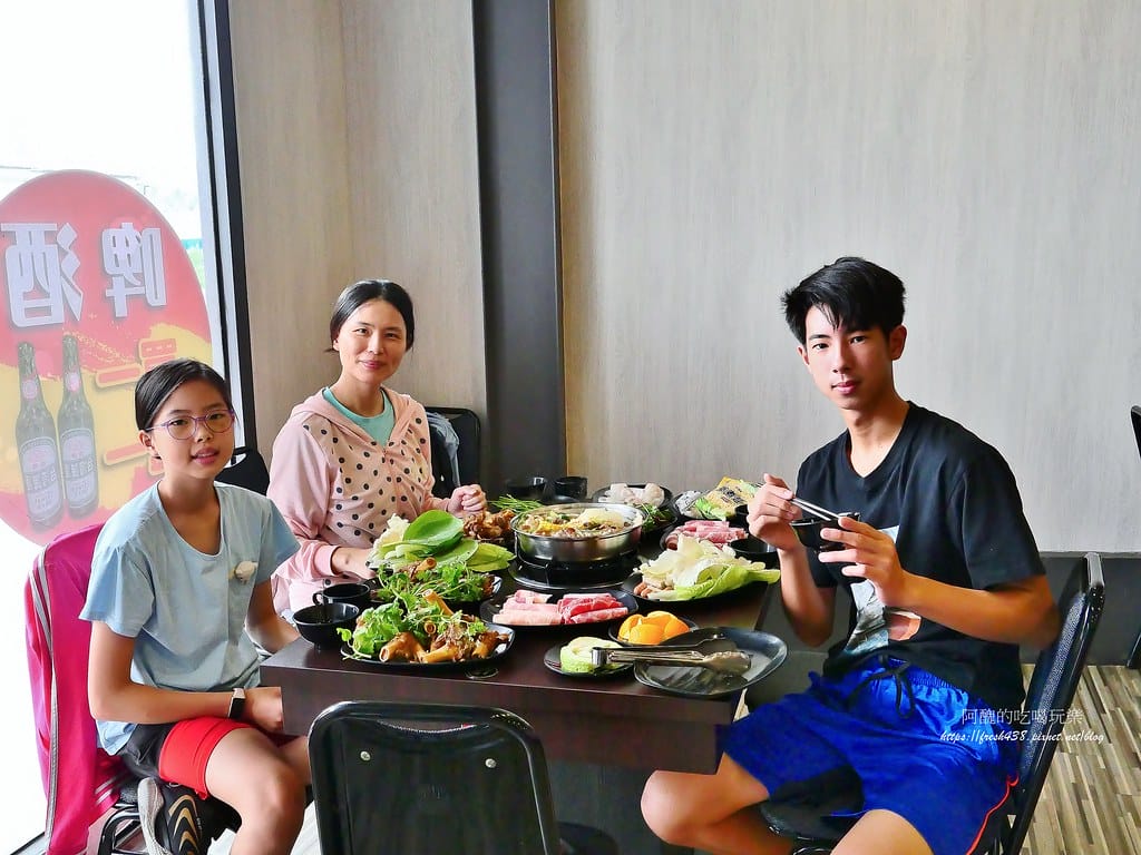 【樹林美食】羊霸天下-樹林店，羊肉爐吃到飽餐廳，各樣鮮美食材