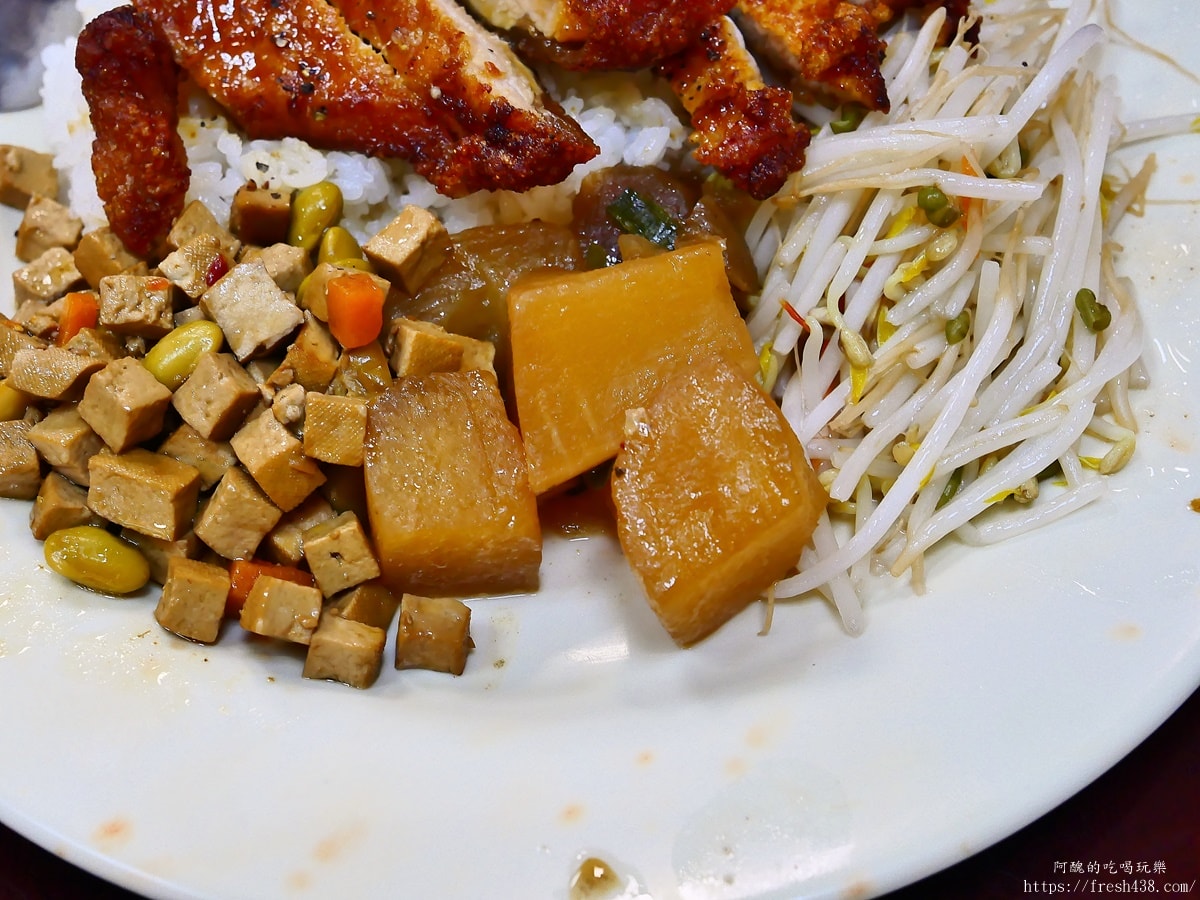 林記台南無刺虱目魚粥台北總店｜捷運後山埤站人氣小吃，排骨飯必點、無刺虱目魚肚湯不能錯過