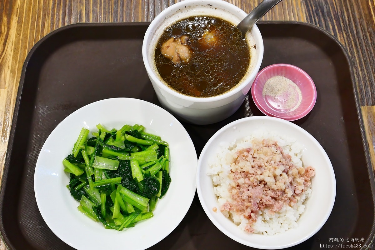 元氣十盅中壢店｜原台G創始店二代傳承，蒸煮雞湯食補美容推薦