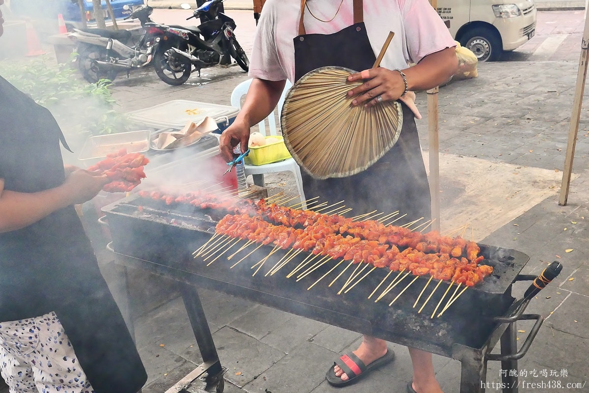 亞羅街夜市美食攻略｜黃亞華必吃菜單與必吃攤位整理