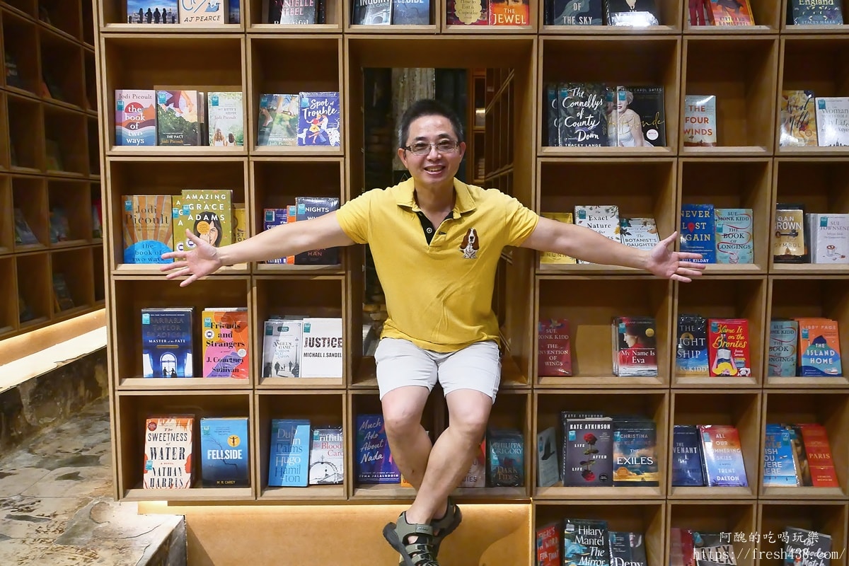 【吉隆坡網紅必訪】BookXcess RexKL 最美迷宮書店!廢棄戲院變身6000呎書海,IG必拍 - 第18張圖 【吉隆坡網紅必訪】BookXcess RexKL 最美迷宮書店!廢棄戲院變身6000呎書海,IG必拍