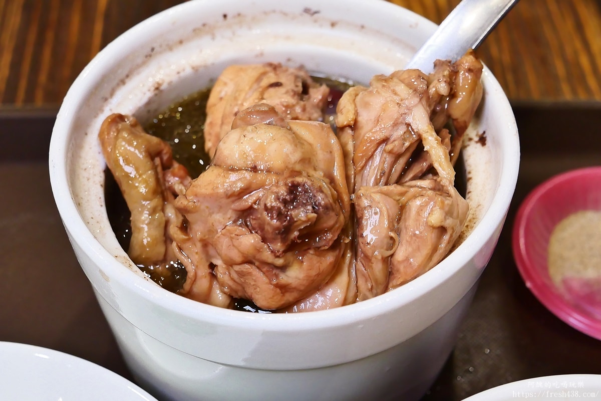 元氣十盅中壢店｜原台G創始店二代傳承，蒸煮雞湯食補美容推薦