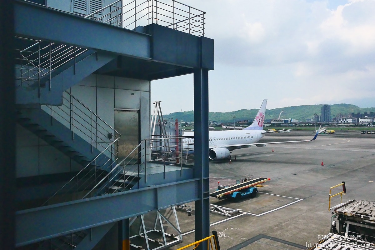 【兩岸直飛實測】華信航空 AE217|松山直飛武漢 B737-800 經濟艙搭乘紀錄 - 第2張圖 【兩岸直飛實測】華信航空 AE217|松山直飛武漢 B737-800 經濟艙搭乘紀錄