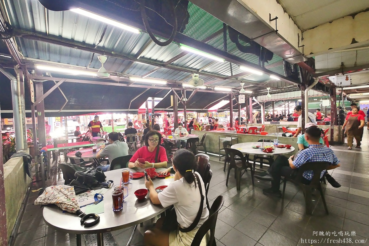 亞羅街夜市美食攻略｜黃亞華必吃菜單與必吃攤位整理