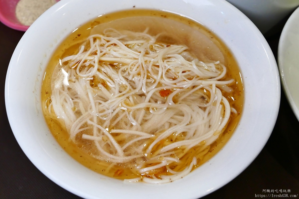 元氣十盅中壢店｜原台G創始店二代傳承，蒸煮雞湯食補美容推薦