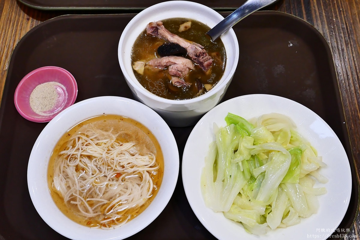 元氣十盅中壢店｜原台G創始店二代傳承，蒸煮雞湯食補美容推薦