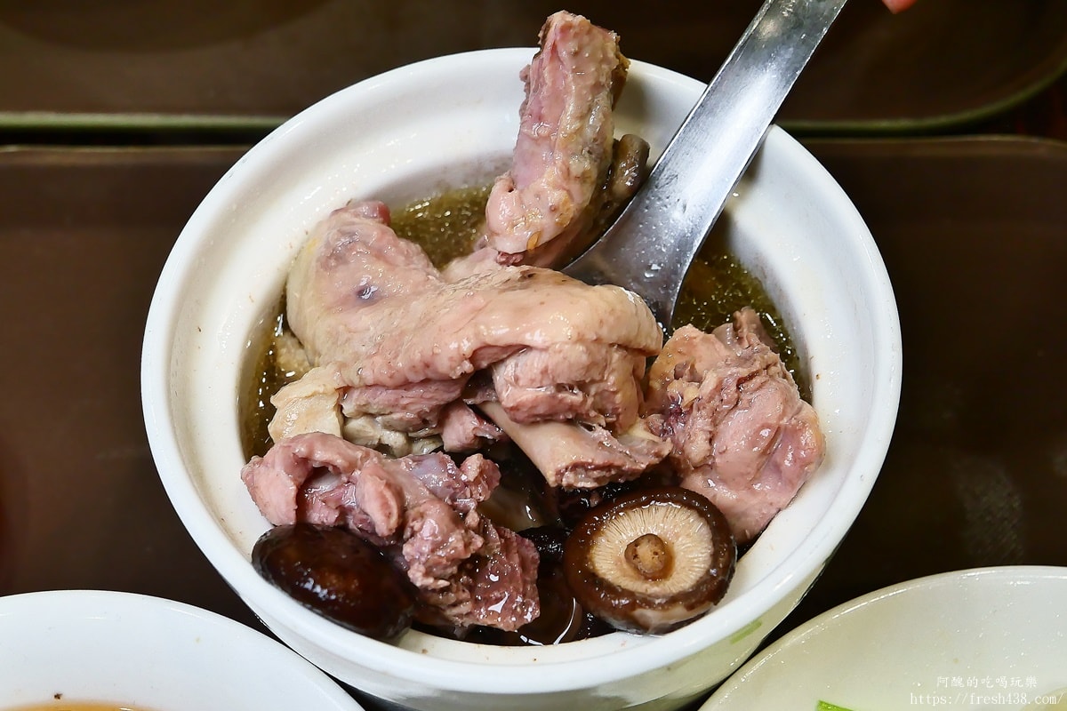 元氣十盅中壢店｜原台G創始店二代傳承，蒸煮雞湯食補美容推薦