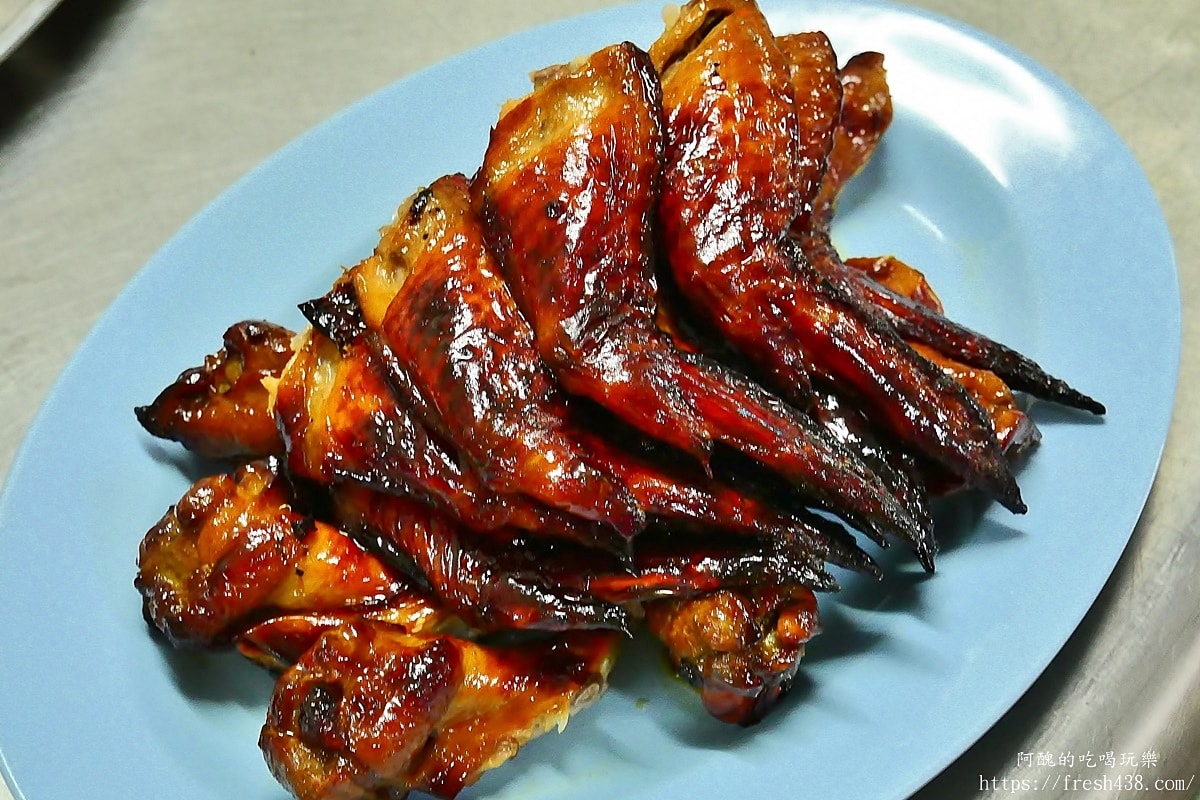 亞羅街夜市美食攻略｜黃亞華必吃菜單與必吃攤位整理