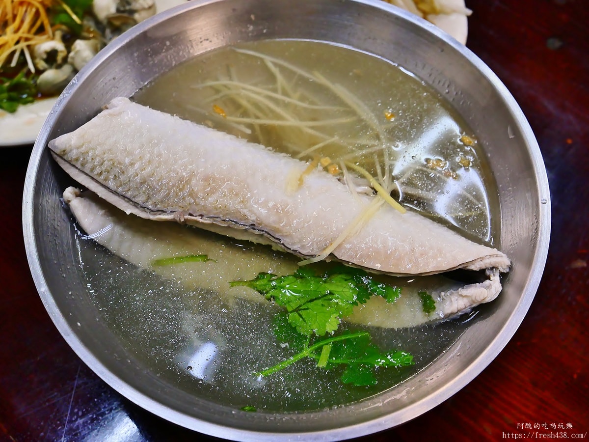 林記台南無刺虱目魚粥台北總店｜捷運後山埤站人氣小吃，排骨飯必點、無刺虱目魚肚湯不能錯過