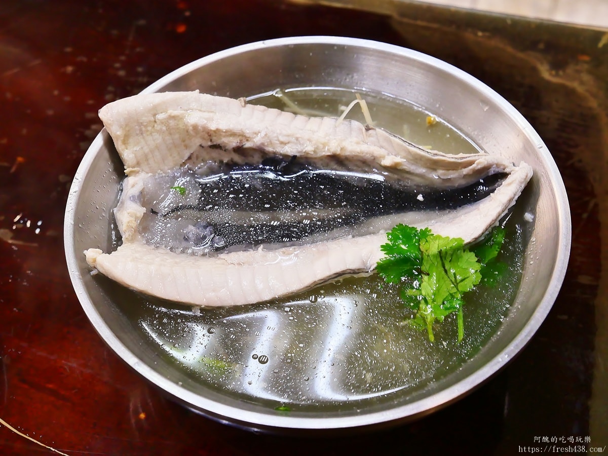 林記台南無刺虱目魚粥台北總店｜捷運後山埤站人氣小吃，排骨飯必點、無刺虱目魚肚湯不能錯過