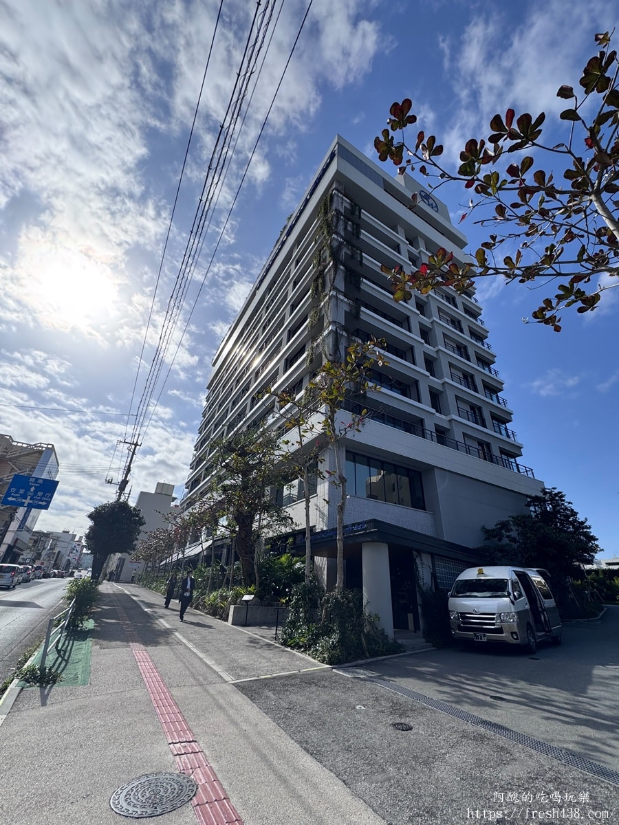 【沖繩那霸住宿推薦】Southwest Grand Hotel 國際通附近新飯店開箱,角部屋採光好、早餐烤魚必吃 - 第2張圖 【沖繩那霸住宿推薦】Southwest Grand Hotel 國際通附近新飯店開箱,角部屋採光好、早餐烤魚必吃
