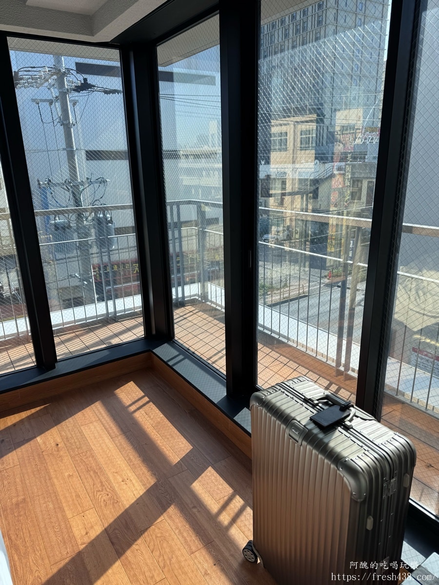 【沖繩那霸住宿推薦】Southwest Grand Hotel 國際通附近新飯店開箱,角部屋採光好、早餐烤魚必吃 - 第10張圖 【沖繩那霸住宿推薦】Southwest Grand Hotel 國際通附近新飯店開箱,角部屋採光好、早餐烤魚必吃