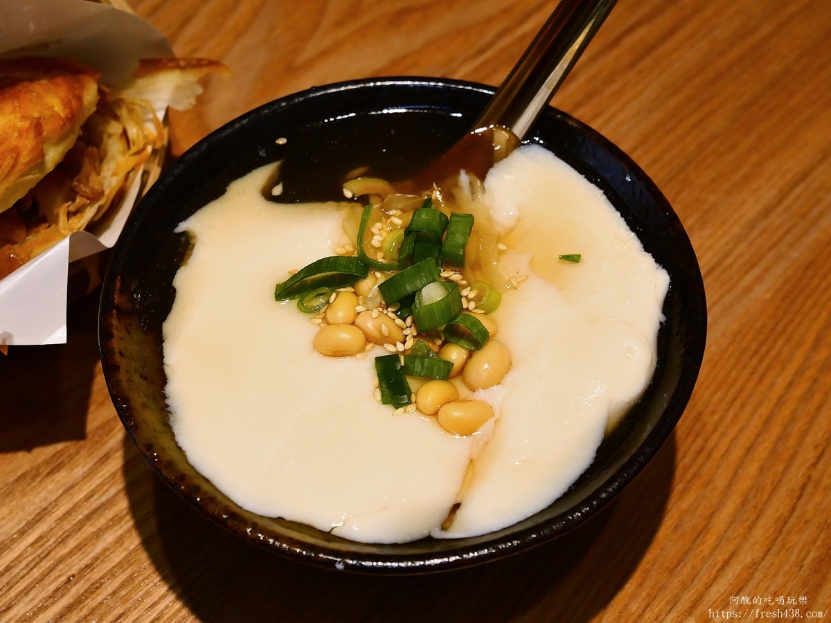 【中和美食】秦朝老碗麵|民德路必吃道地陝西味,酥脆老潼關肉夾饃與 Q 彈油潑扯麵推薦 - 第23張圖 【中和美食】秦朝老碗麵|民德路必吃道地陝西味,酥脆老潼關肉夾饃與 Q 彈油潑扯麵推薦