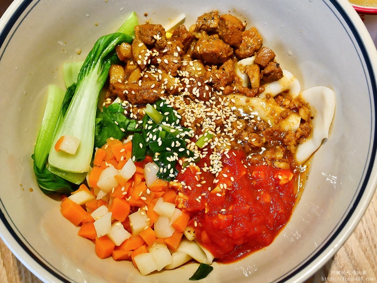【中和美食】秦朝老碗麵|民德路必吃道地陝西味,酥脆老潼關肉夾饃與 Q 彈油潑扯麵推薦 - 第13張圖 【中和美食】秦朝老碗麵|民德路必吃道地陝西味,酥脆老潼關肉夾饃與 Q 彈油潑扯麵推薦