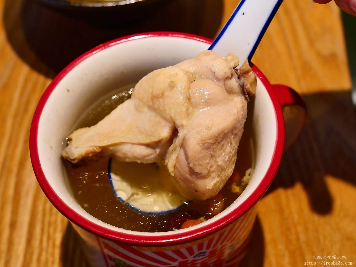【中和美食】秦朝老碗麵|民德路必吃道地陝西味,酥脆老潼關肉夾饃與 Q 彈油潑扯麵推薦 - 第27張圖 【中和美食】秦朝老碗麵|民德路必吃道地陝西味,酥脆老潼關肉夾饃與 Q 彈油潑扯麵推薦