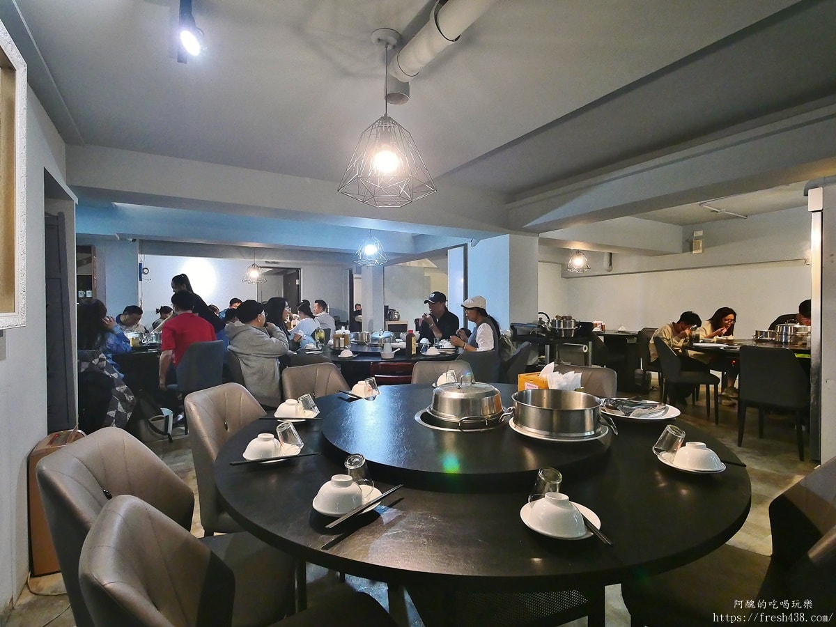 2026板橋海鮮餐廳推薦｜蒸天下蒸氣火鍋四人極品套餐評價，龍蝦干貝粥必吃