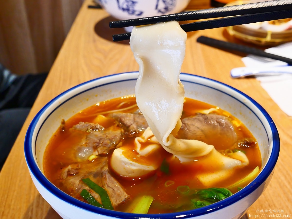 【中和美食】秦朝老碗麵|民德路必吃道地陝西味,酥脆老潼關肉夾饃與 Q 彈油潑扯麵推薦 - 第16張圖 【中和美食】秦朝老碗麵|民德路必吃道地陝西味,酥脆老潼關肉夾饃與 Q 彈油潑扯麵推薦
