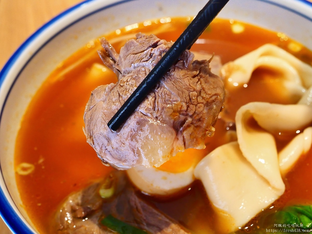 【中和美食】秦朝老碗麵|民德路必吃道地陝西味,酥脆老潼關肉夾饃與 Q 彈油潑扯麵推薦 - 第17張圖 【中和美食】秦朝老碗麵|民德路必吃道地陝西味,酥脆老潼關肉夾饃與 Q 彈油潑扯麵推薦
