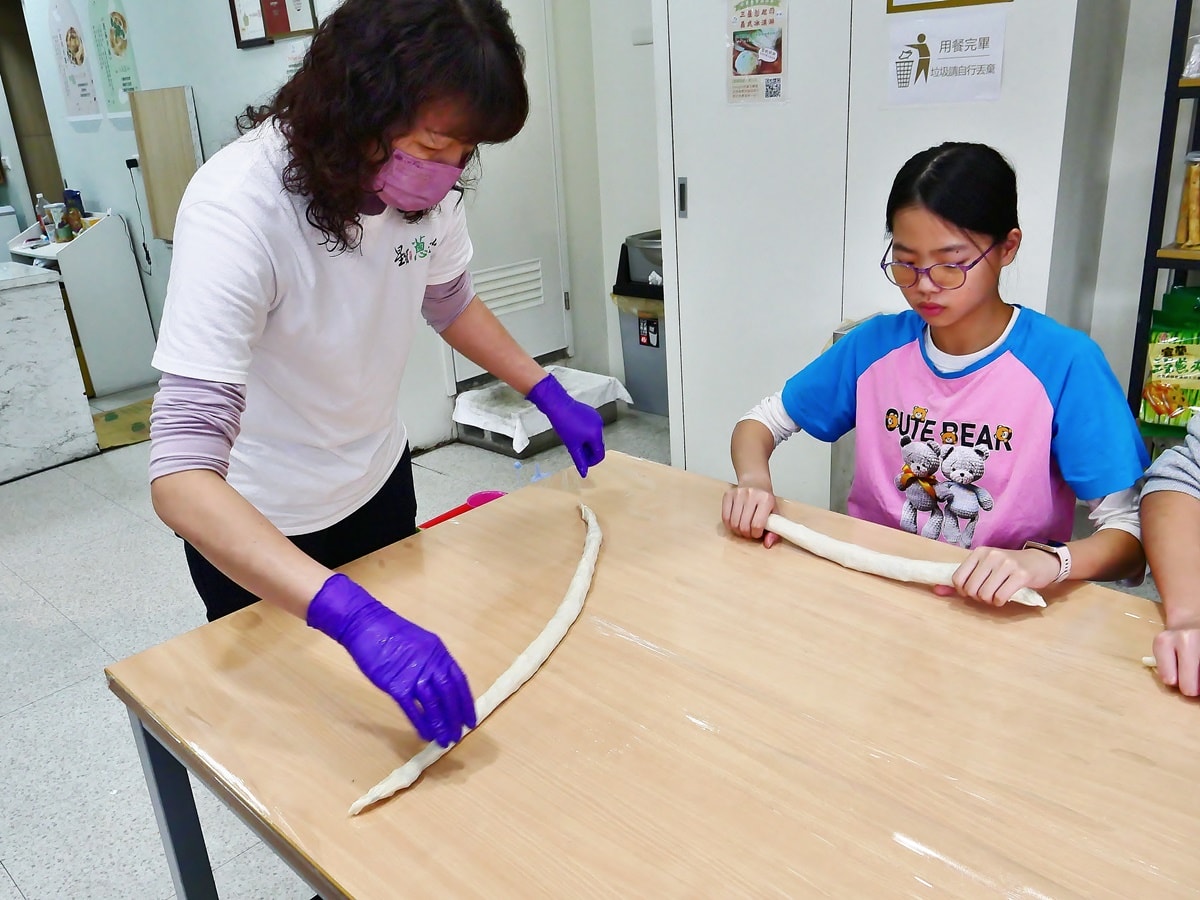 宜蘭礁溪三星蔥DIY推薦｜星寶蔥達人180元蔥派＋飲料隱藏版體驗親子必玩