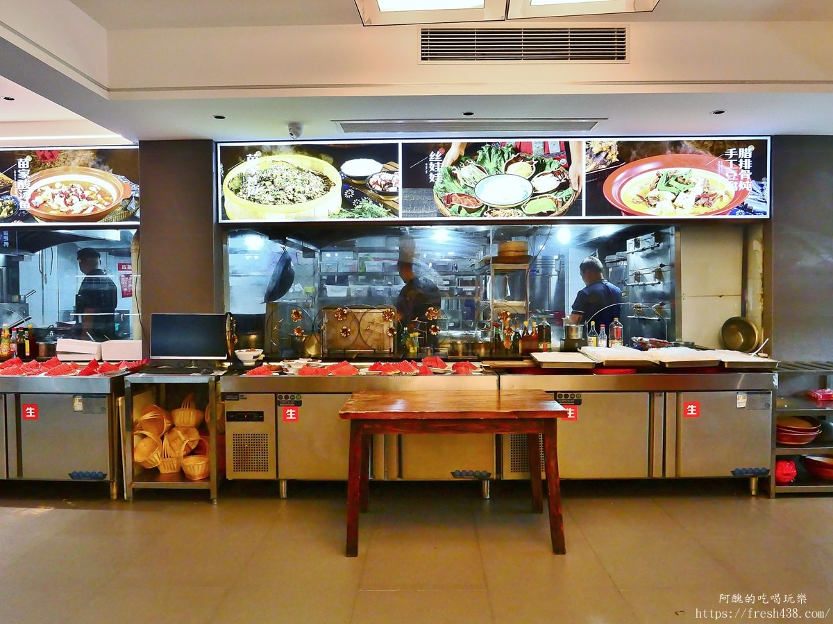 鳳凰古城美食推薦｜印象鳳凰民俗餐廳：道地湘菜、團體包廂餐廳首選