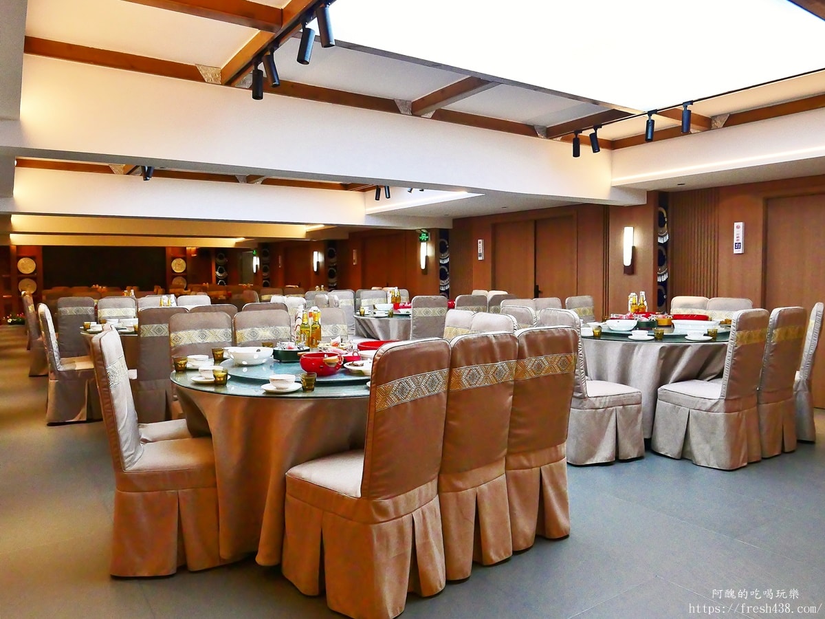 鳳凰古城美食推薦｜印象鳳凰民俗餐廳：道地湘菜、團體包廂餐廳首選