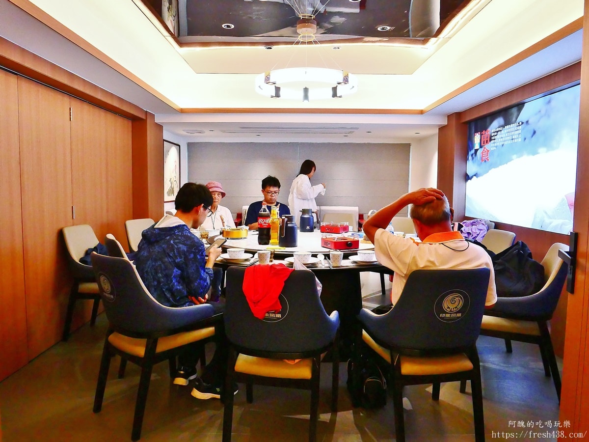 鳳凰古城美食推薦｜印象鳳凰民俗餐廳：道地湘菜、團體包廂餐廳首選