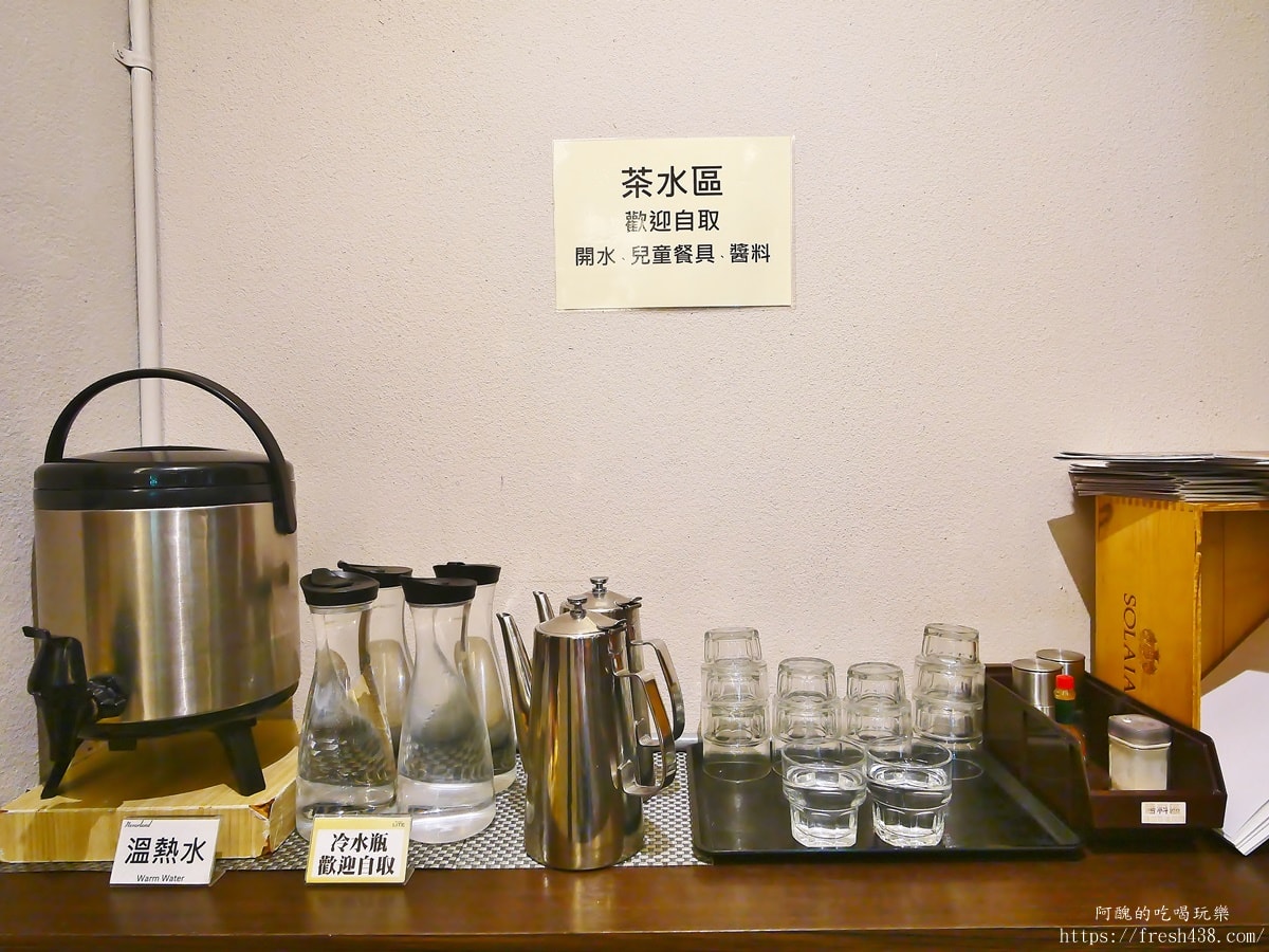 南港美食推薦 NEVERLAND Bakery Café|南港車站必吃義大利麵燉飯+人氣甜點下午茶(菜單含牛肉麵中式料理) - 第16張圖 南港美食推薦 NEVERLAND Bakery Café|南港車站必吃義大利麵燉飯+人氣甜點下午茶(菜單含牛肉麵中式料理)