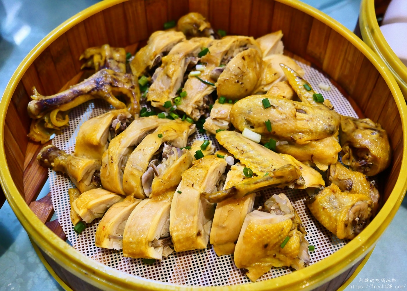 鳳凰古城美食推薦｜隆源山寨苗家牛頭宴體驗，高山流水敬酒與土家族文化全紀錄
