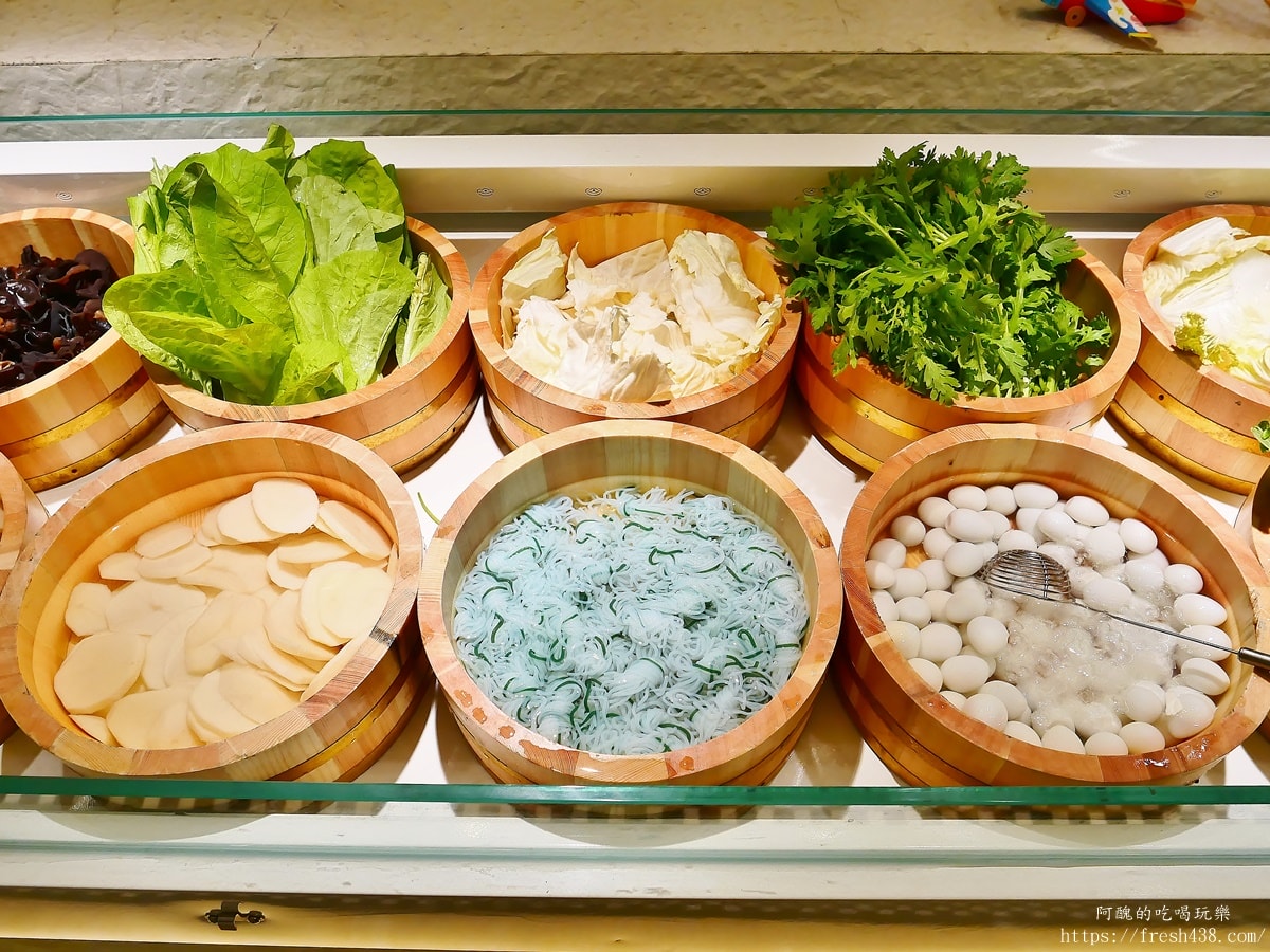 桃園龜山火鍋推薦｜饗樂鍋自助吧蔬菜吃到飽，福容徠旅高CP值海陸套餐必吃