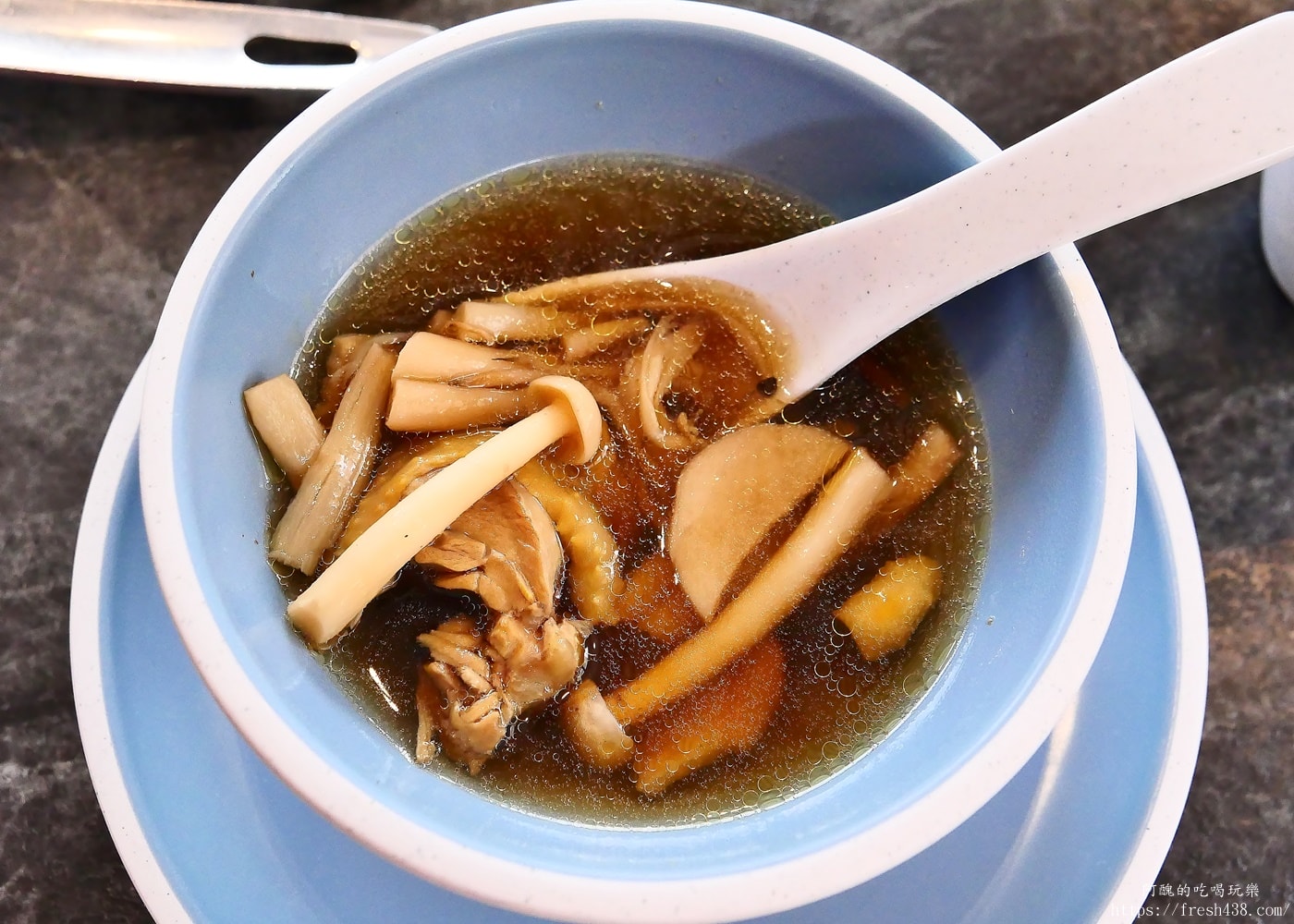 張家界美食推薦|黑竹溝野山菌火鍋評價,50元人民幣團餐吃什麼一次看 - 第7張圖 張家界美食推薦|黑竹溝野山菌火鍋評價,50元人民幣團餐吃什麼一次看
