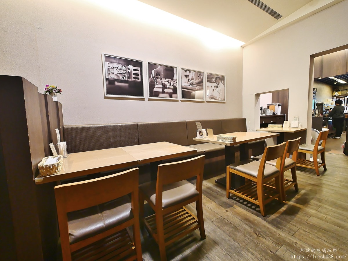 南港美食推薦 NEVERLAND Bakery Café|南港車站必吃義大利麵燉飯+人氣甜點下午茶(菜單含牛肉麵中式料理) - 第15張圖 南港美食推薦 NEVERLAND Bakery Café|南港車站必吃義大利麵燉飯+人氣甜點下午茶(菜單含牛肉麵中式料理)
