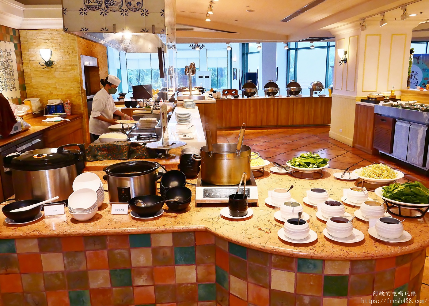 陽明山天籟渡假酒店早餐開箱｜自助式早餐吃到飽，現煮小卷米粉、燙青菜超滿足！